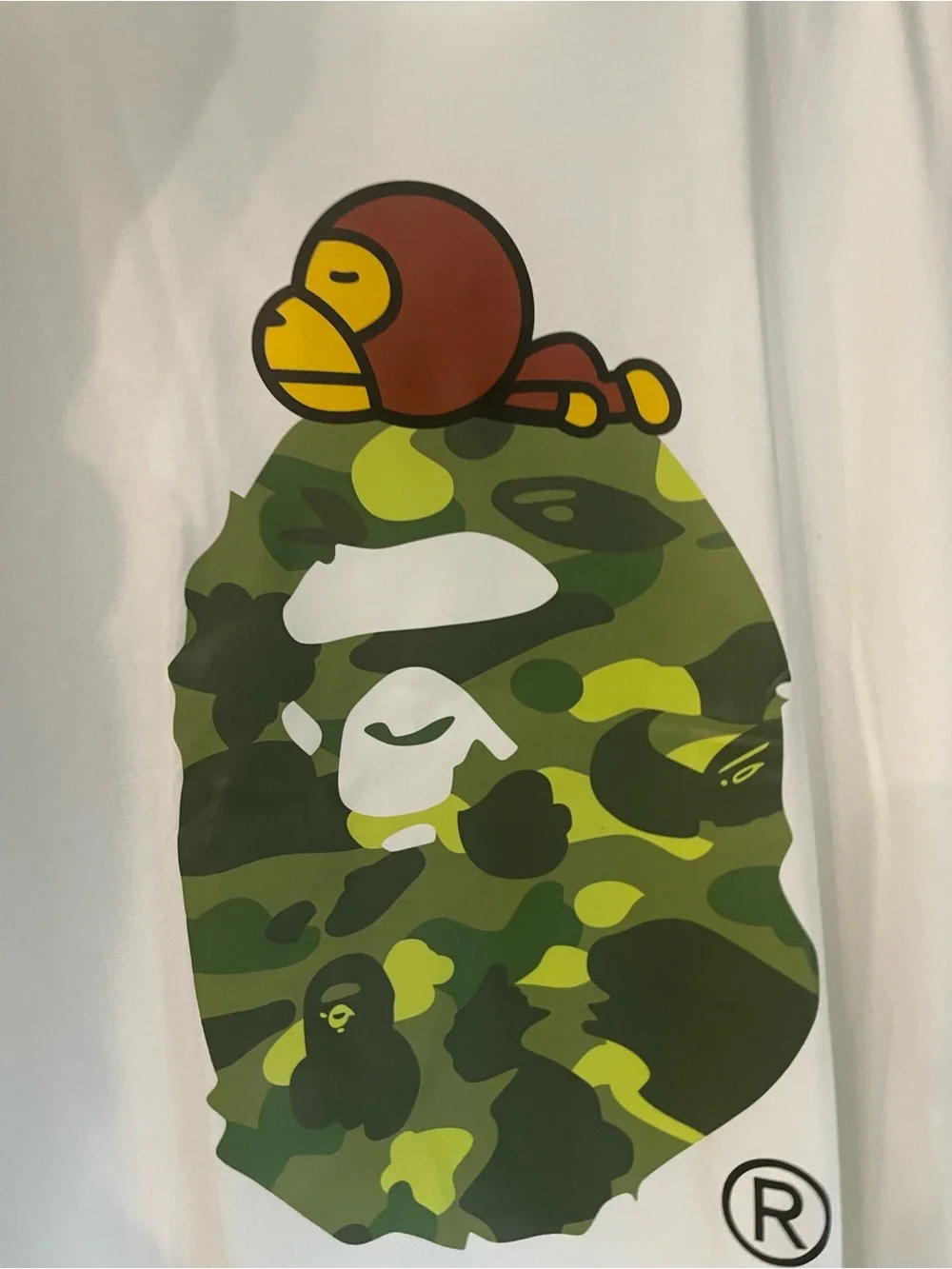 Mens Graphic Design Tee Size XL.